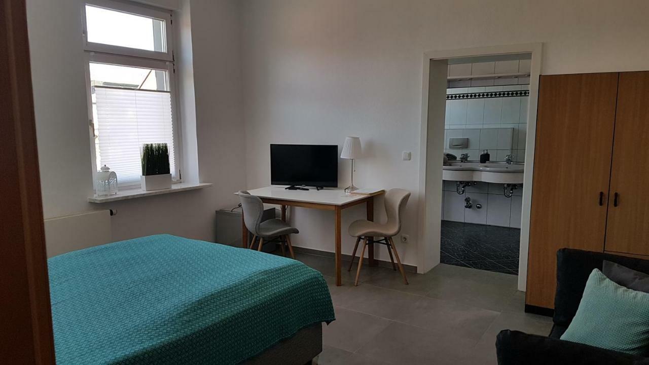 Zimmervermietung Muelheim Apartment มึลไฮม์ อันแดร์ รัวร์ ภายนอก รูปภาพ